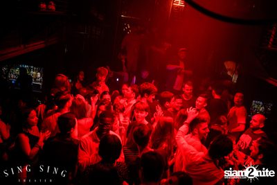 BLING IT กับ Bangkok Invaders ที่ ซิง ซิง เธียเตอร์ — photo 85