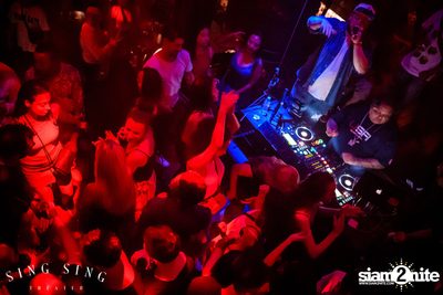 BLING IT กับ Bangkok Invaders ที่ ซิง ซิง เธียเตอร์ — photo 126