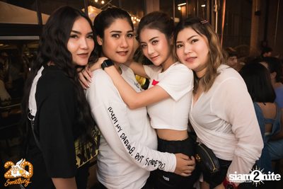 Aof Pongsak at 20Something Bar — photo 10
