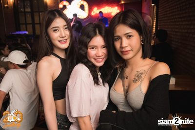 Aof Pongsak at 20Something Bar — photo 20