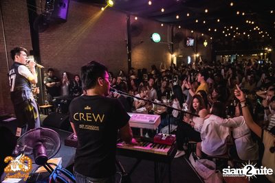 Aof Pongsak at 20Something Bar — photo 97