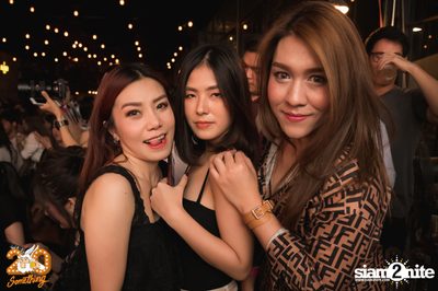 Aof Pongsak at 20Something Bar — photo 102