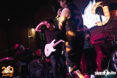 Aof Pongsak at 20Something Bar — photo 133