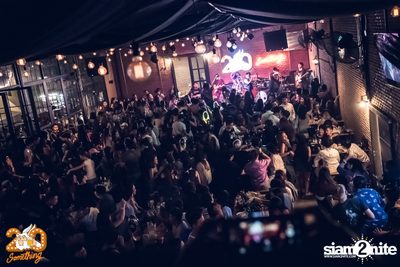 Aof Pongsak at 20Something Bar — photo 153
