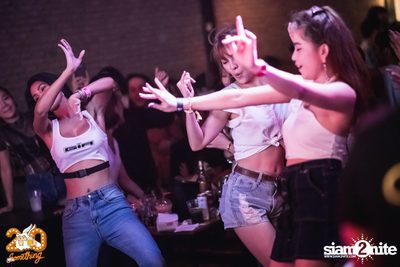 Aof Pongsak at 20Something Bar — photo 187