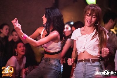 Aof Pongsak at 20Something Bar — photo 193