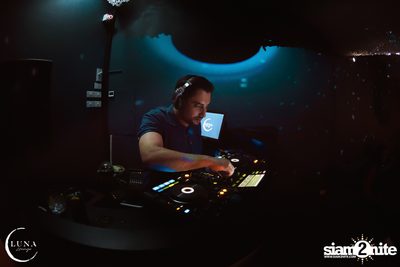 Ladies Night at Luna Lounge — photo 1