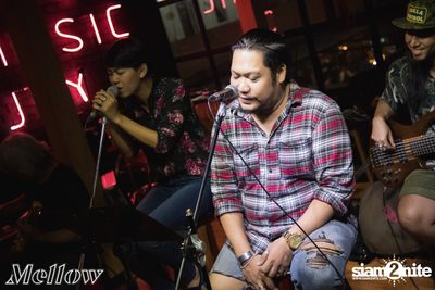 Ammy The Bottom Blues ที่ เมลโล่ ทองหล่อ — photo 28