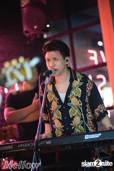 Ammy The Bottom Blues ที่ เมลโล่ ทองหล่อ — photo 79