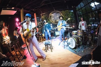 Ammy The Bottom Blues ที่ เมลโล่ ทองหล่อ — photo 83