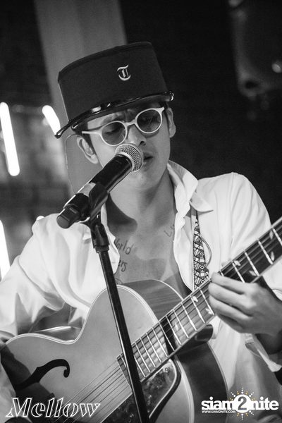 Ammy The Bottom Blues ที่ เมลโล่ ทองหล่อ — photo 92