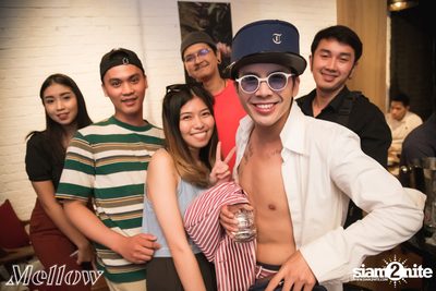 Ammy The Bottom Blues ที่ เมลโล่ ทองหล่อ — photo 138