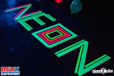 Neon BeatZ Party at MIXX Bangkok — photo 1