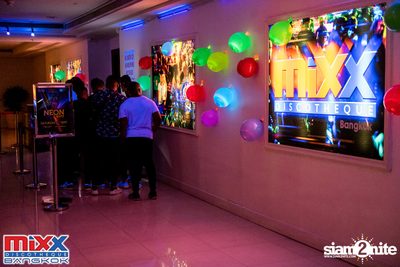 Neon BeatZ Party at MIXX Bangkok — photo 6