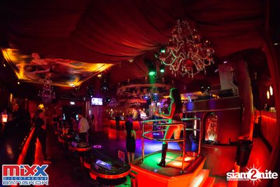 Neon BeatZ Party at MIXX Bangkok — photo 31
