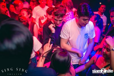 BLING IT กับ Bangkok Invaders ที่ ซิง ซิง เธียเตอร์ — photo 42