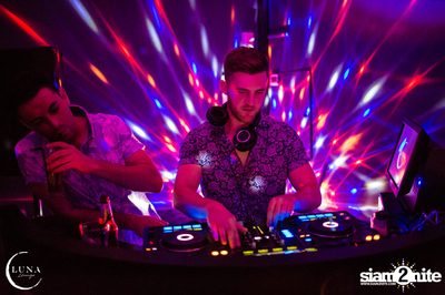 Charmers: Friday Ladies Night at Luna Lounge — photo 3