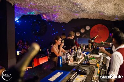 Charmers: Friday Ladies Night at Luna Lounge — photo 6
