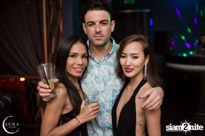 Charmers: Friday Ladies Night at Luna Lounge — photo 7