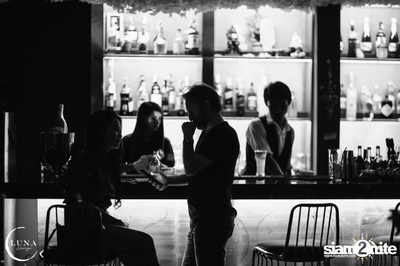 Charmers: Friday Ladies Night at Luna Lounge — photo 15