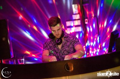 Charmers: Friday Ladies Night at Luna Lounge — photo 19