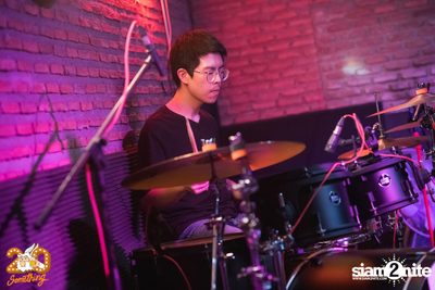 Klear at 20Something Bar — photo 5