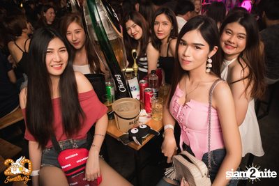 Klear at 20Something Bar — photo 19