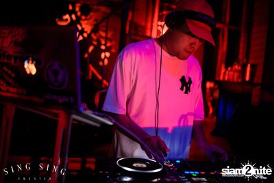 BLING IT กับ Bangkok Invaders ที่ ซิง ซิง เธียเตอร์ — photo 4