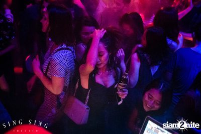 BLING IT กับ Bangkok Invaders ที่ ซิง ซิง เธียเตอร์ — photo 35