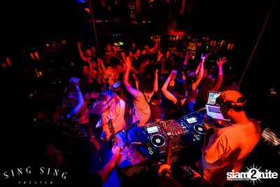 BLING IT กับ Bangkok Invaders ที่ ซิง ซิง เธียเตอร์ — photo 41
