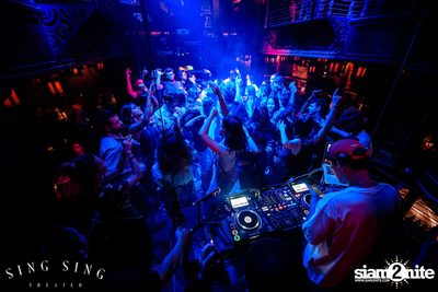 BLING IT กับ Bangkok Invaders ที่ ซิง ซิง เธียเตอร์ — photo 42