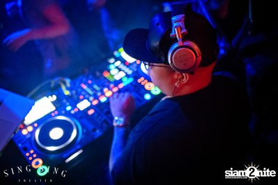 BLING IT กับ Bangkok Invaders ที่ ซิง ซิง เธียเตอร์ — photo 53