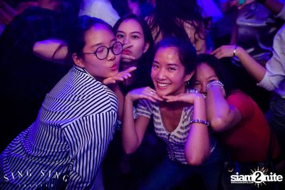 BLING IT กับ Bangkok Invaders ที่ ซิง ซิง เธียเตอร์ — photo 60