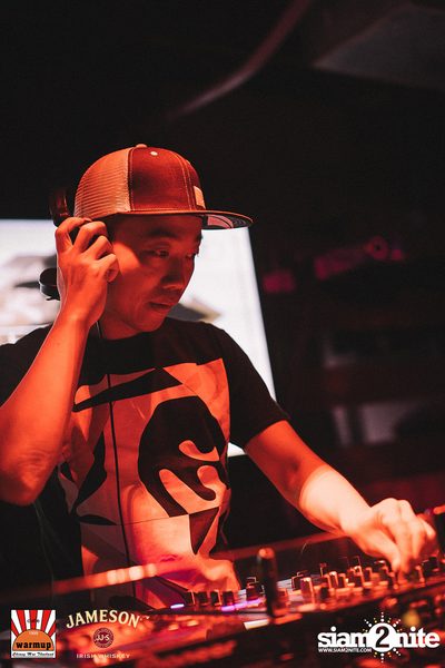The Toys & Max Jenmana ที่ วอร์มอัพคาเฟ่ เชียงใหม่ — photo 14