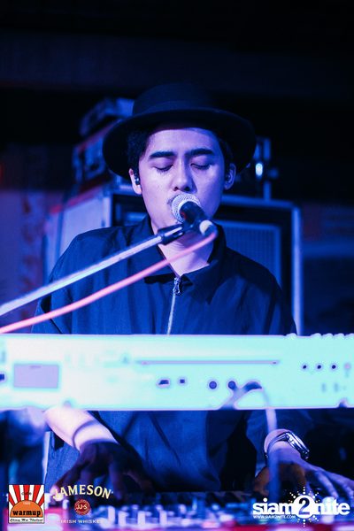 The Toys & Max Jenmana ที่ วอร์มอัพคาเฟ่ เชียงใหม่ — photo 98