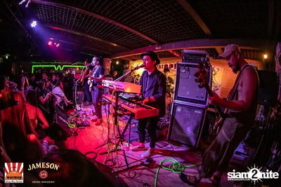 The Toys & Max Jenmana ที่ วอร์มอัพคาเฟ่ เชียงใหม่ — photo 120