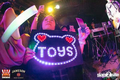 The Toys & Max Jenmana ที่ วอร์มอัพคาเฟ่ เชียงใหม่ — photo 175