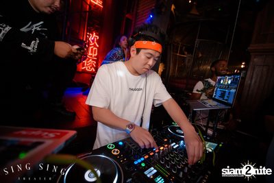 BLING IT กับ Bangkok Invaders ที่ ซิง ซิง เธียเตอร์ — photo 60