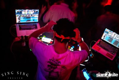 BLING IT กับ Bangkok Invaders ที่ ซิง ซิง เธียเตอร์ — photo 68