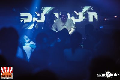 DJ Monster P x MC Super Choke ที่ วอร์ม อัพ คาเฟ่ เชียงใหม่ — photo 60