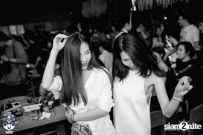 Friday Night at AINU Bar — photo 6