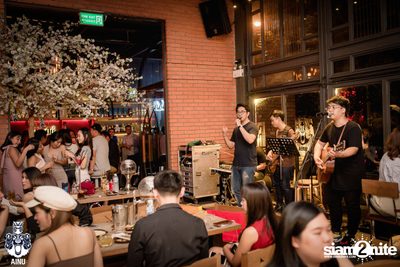 Friday Night at AINU Bar — photo 20