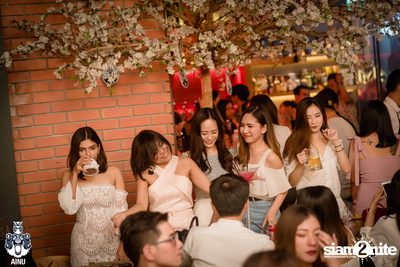 Friday Night at AINU Bar — photo 29