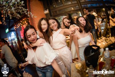 Friday Night at AINU Bar — photo 42