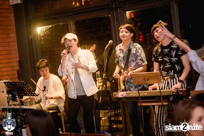 Friday Night at AINU Bar — photo 84