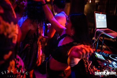 BLING IT กับ Bangkok Invaders ที่ ซิง ซิง เธียเตอร์ — photo 20