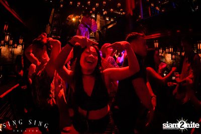 BLING IT กับ Bangkok Invaders ที่ ซิง ซิง เธียเตอร์ — photo 22