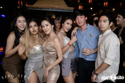 BLING IT กับ Bangkok Invaders ที่ ซิง ซิง เธียเตอร์ — photo 29