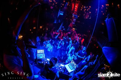 BLING IT กับ Bangkok Invaders ที่ ซิง ซิง เธียเตอร์ — photo 86