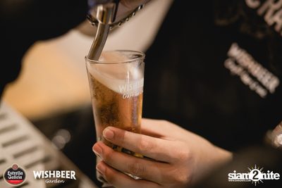 คืนวันศุกร์กับ Estrella Galicia Draught ที่ วิชเบียร์ เดอะ วิว — photo 16